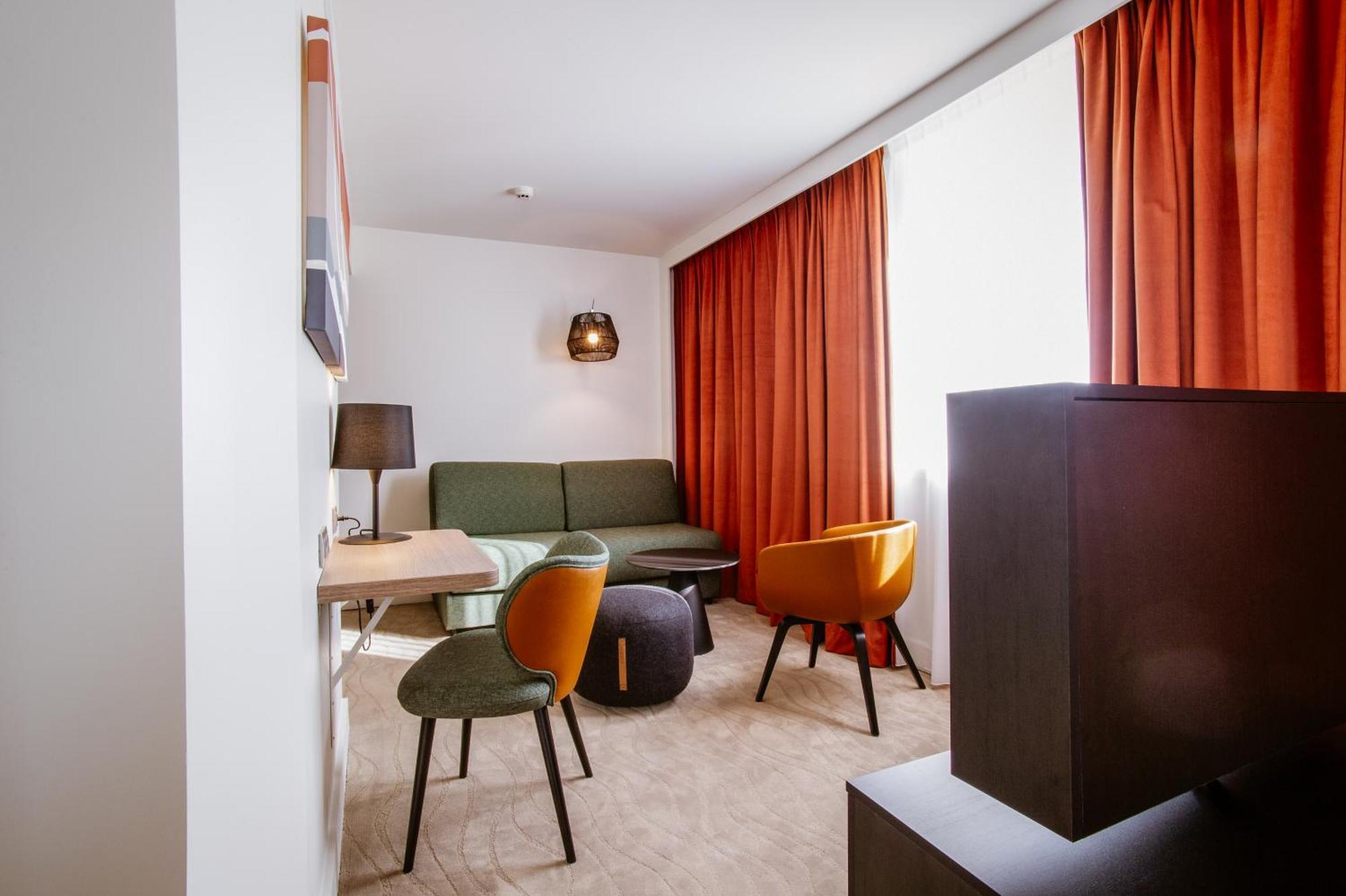 Novotel Lyon Centre-Confluence Bord De Saone Esterno foto