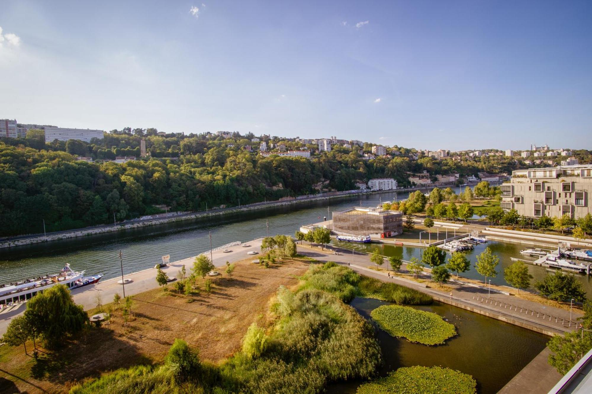 Novotel Lyon Centre-Confluence Bord De Saone Esterno foto