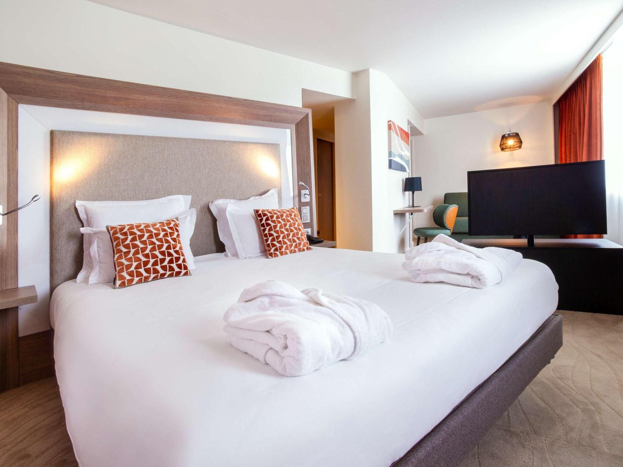 Novotel Lyon Centre-Confluence Bord De Saone Esterno foto