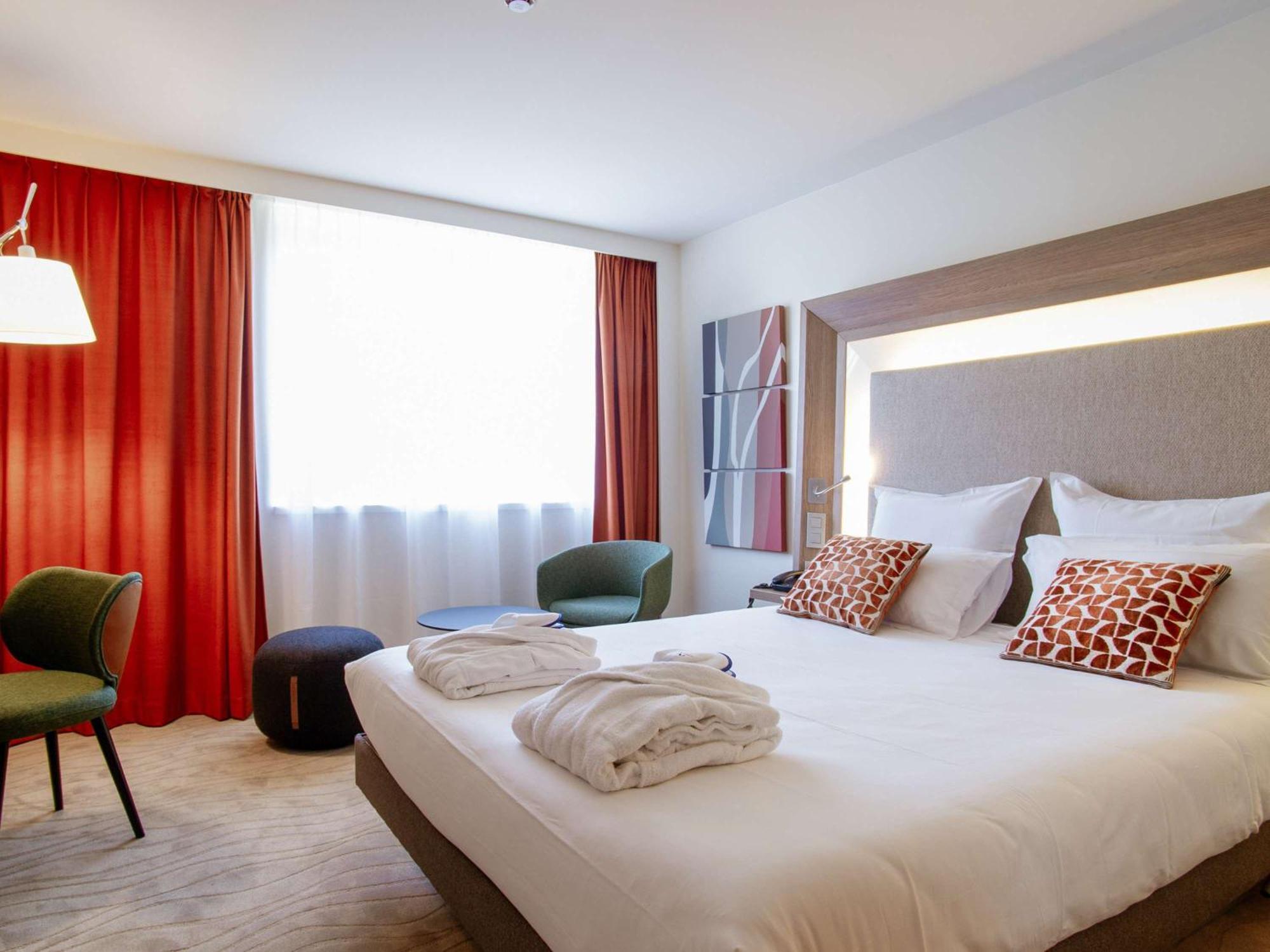 Novotel Lyon Centre-Confluence Bord De Saone Esterno foto