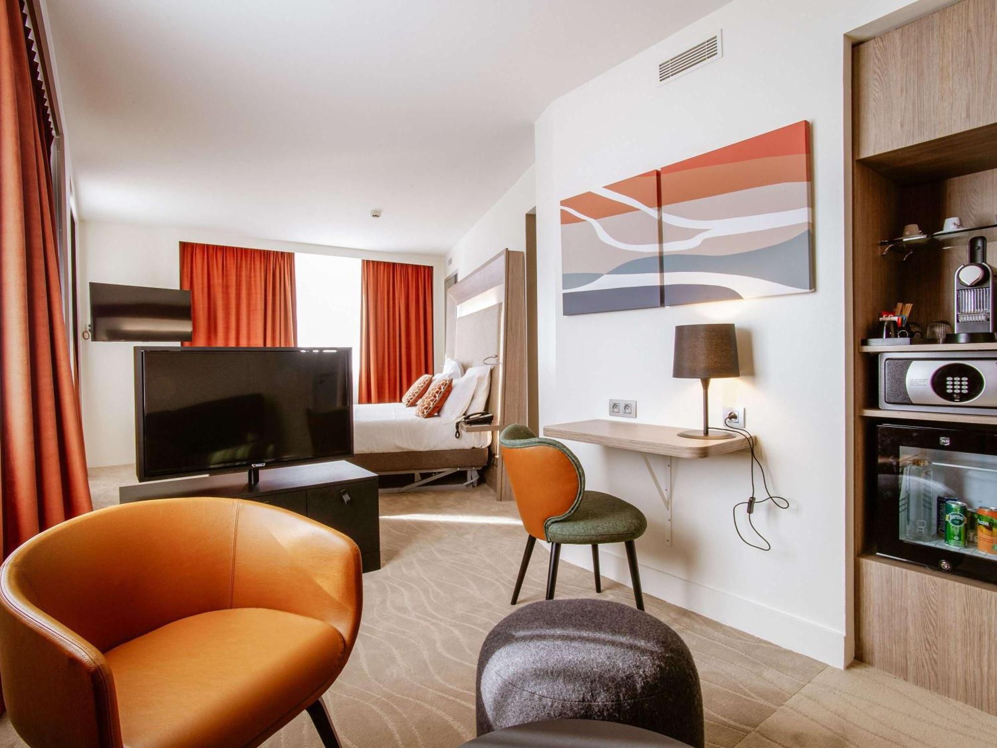Novotel Lyon Centre-Confluence Bord De Saone Esterno foto