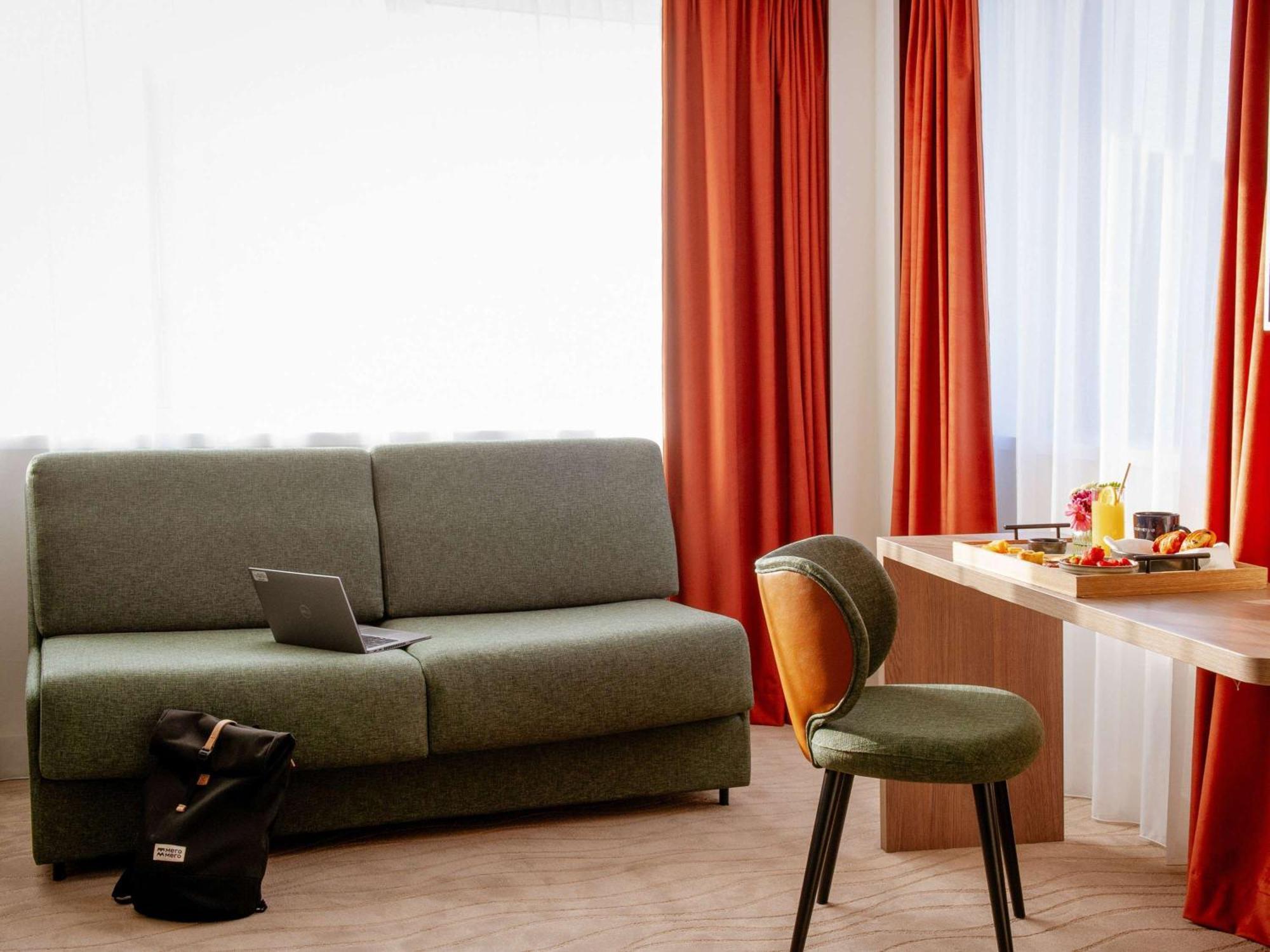 Novotel Lyon Centre-Confluence Bord De Saone Esterno foto